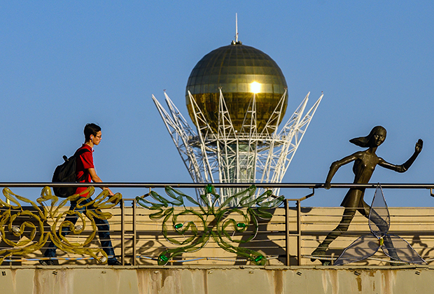 Монумент Байтерек (Астана-Байтерек). Нур-Султан