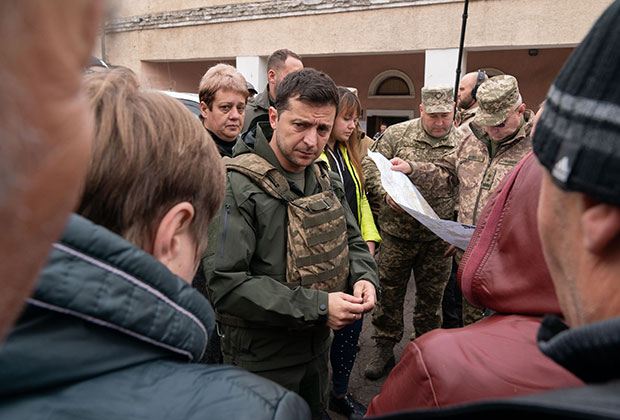 Зеленский на линии разведения войск в Золотом. Октябрь 2019 года