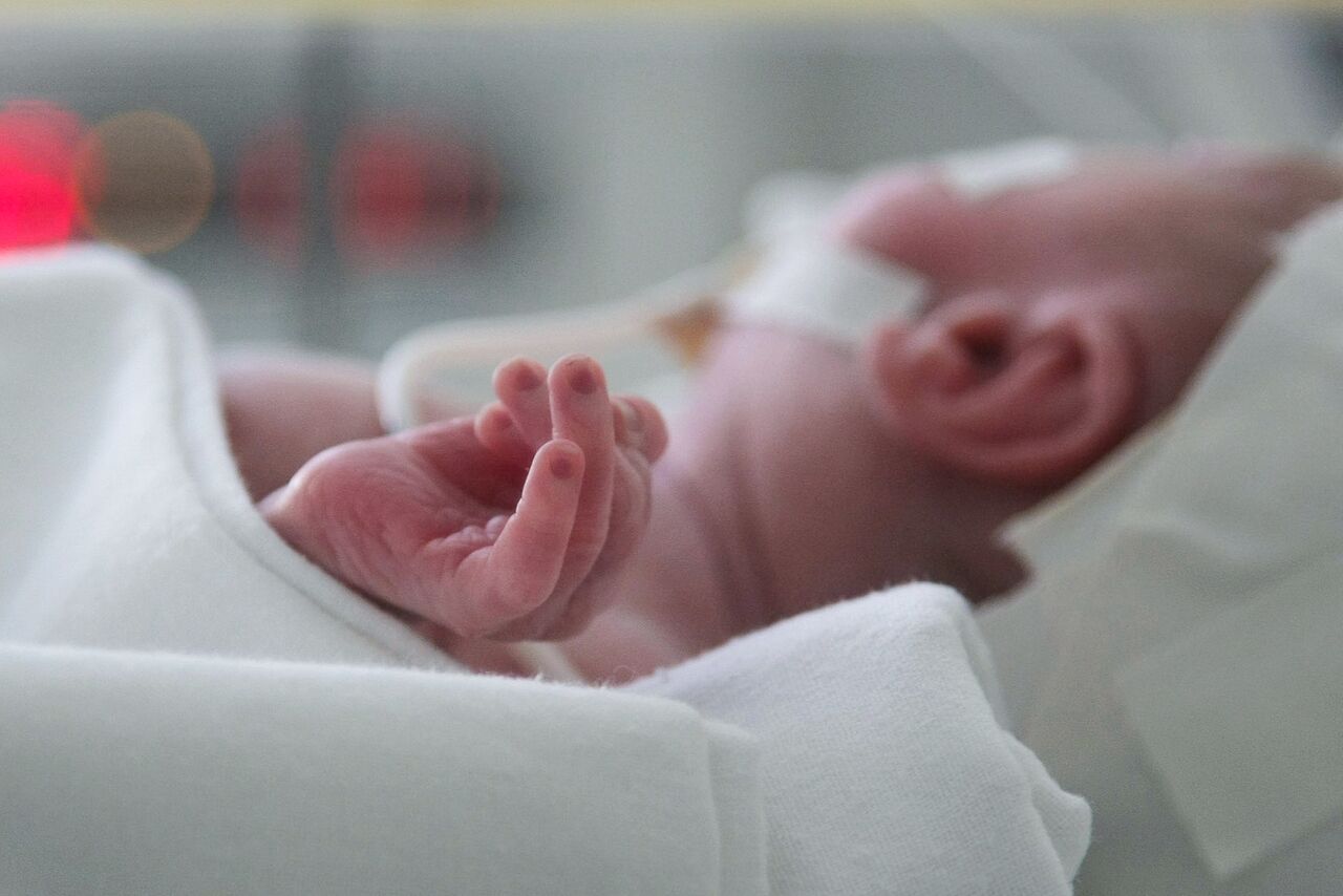 Смерть ребенка по неосторожности. Рождение удушенного ребенка. Фото рождения удушенного ребенка.