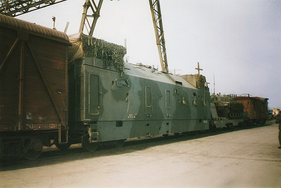 Броневагон бронепоезда «Байкал» в Ханкале, 2003 год 