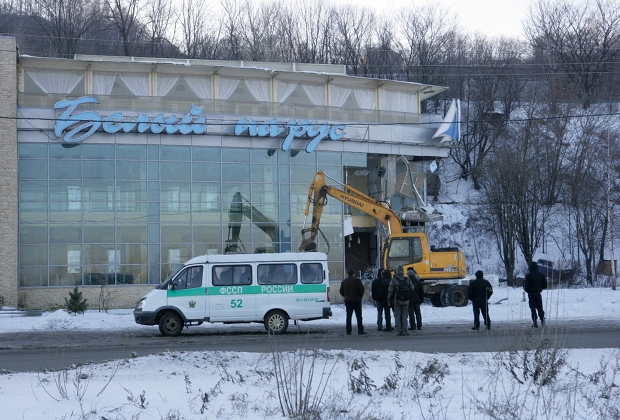 Кафе «Белый парус» после ареста Вагона было снесено по требованию администрации Нижнего Новгорода