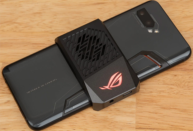 Asus ROG Phone II с кулером