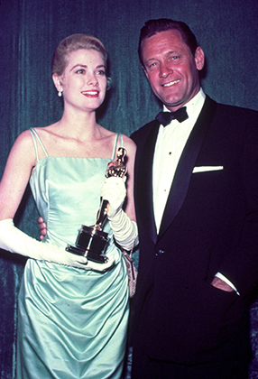 Грейс Келли на вручении «Оскара» в 1954 году