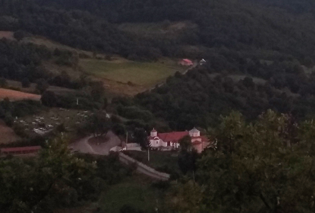 Монастырь на границе Косова и Центральной Сербии