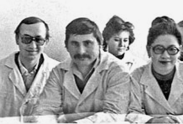 Василий Кулик (слева)