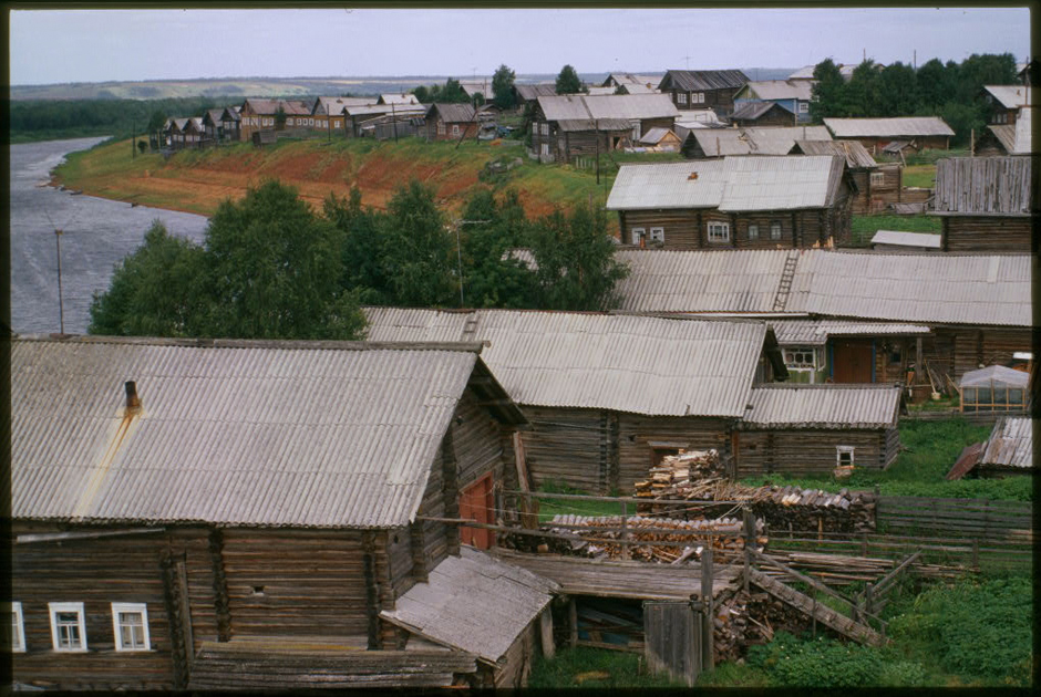 Северная деревня Кимжа считается одной из красивейших русских деревень. Жители соседних поселков в старые времена считали, что в ней живут колдуны, способные насылать порчу и заговор.