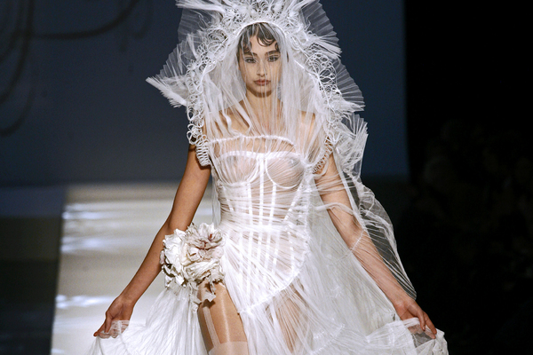 Модные свадебные платья - 2023: Тренды, фасоны, ткани, тонкости выбора по типу фигуры