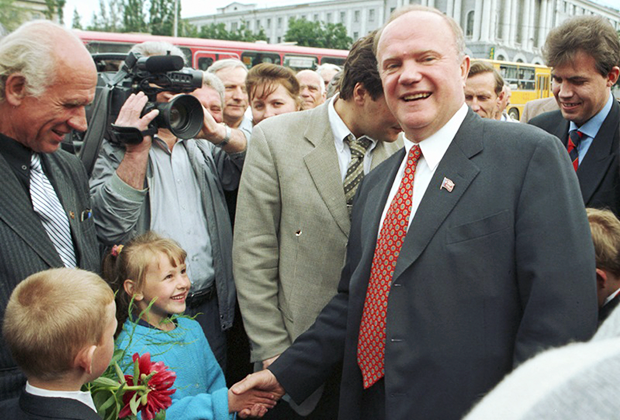 Геннадий Зюганов на встрече с избирателями в Курске, июль 1999 года