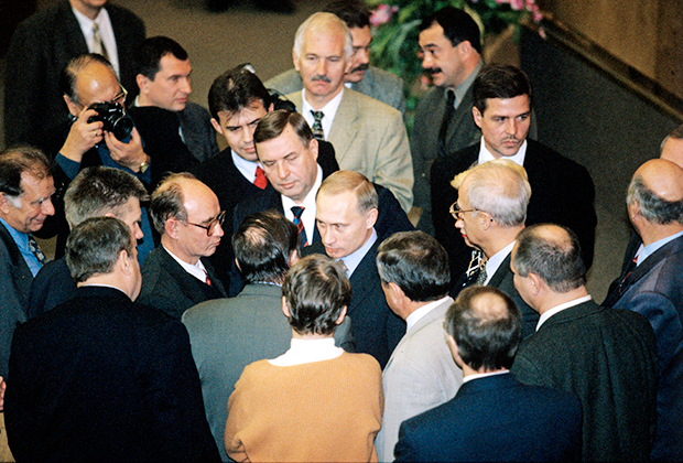 Премьер-министр Владимир Путин в Госдуме, 27 ноября 1999 года