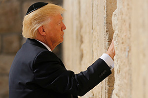 «По-настоящему пугает» Трамп стал главным другом Израиля. Почему американские евреи недовольны?