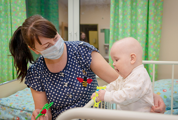 Химиотерапия подавила иммунитет малыша, и любая инфекция может быть для него смертельна