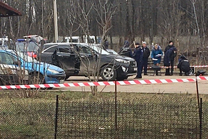 Неизвестные взорвали автомобиль российского чиновника Глава района попал в реанимацию. Покушение связали с его работой