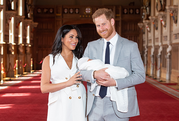 Меган Маркл и принц Гарри с новорожденным сыном