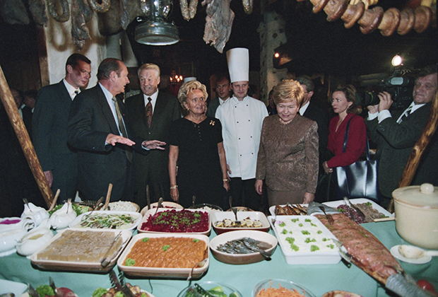 Ужин президента Франции Жака Ширака с Борисом Ельциным в ресторане «Царская охота», 1997 год