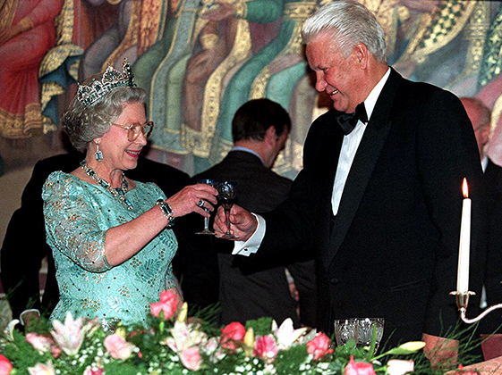 Королева Великобритании Елизавета II и Борис Ельцин в Кремле, 1994 год