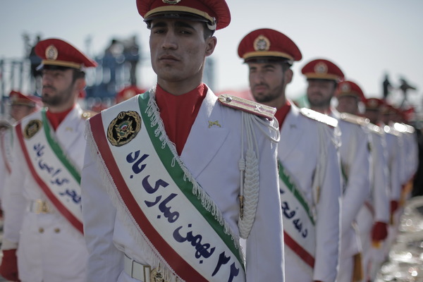 Корпус стражей исламской революции (КСИР) в парадной форме