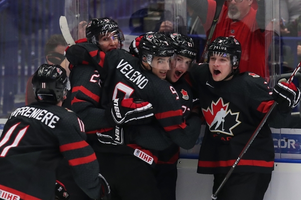 Игроки сборной Канады в матче против России