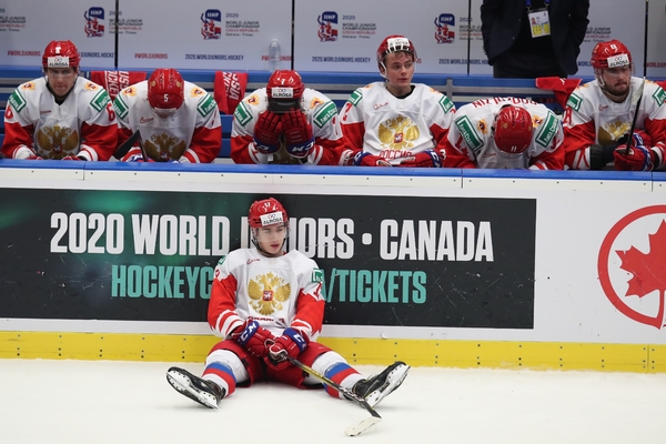 Игроки сборной России после окончания матча с Канадой