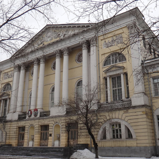 Здание главного военного клинического госпиталя имени Н. Н. Бурденко