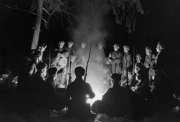 Солдаты РККА на привале во время Финской войны, 1941 год