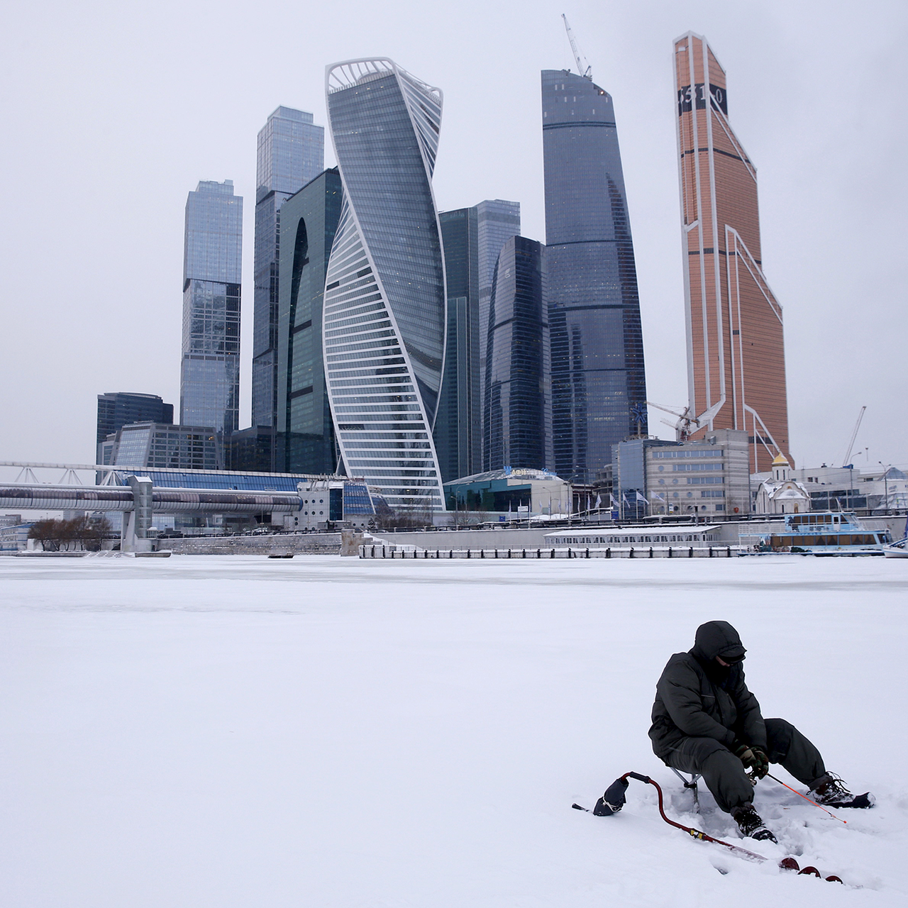 Иди на сити. Зимняя Москва Сити. Москоу Сити зима. Москоу Сити зимой. Москоу Сити зимой ночью.