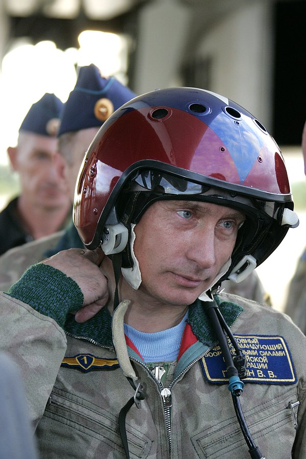 Владимир Путин в Оленегорске, Мурманская область, 2005 год