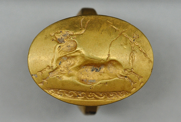 Кольцо-печатка из золота с изображением быка (около V века до нашей эры)
