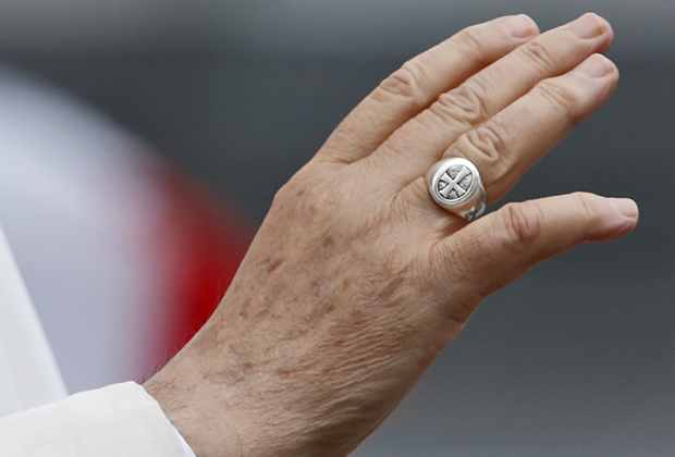 Пастырский перстень Папы Римского Франциска