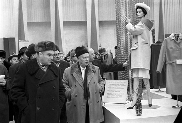 Никита Хрущев на выставке в Сокольниках, 1963 год