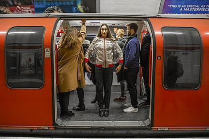 Придуман способ защитить личное пространство в метро