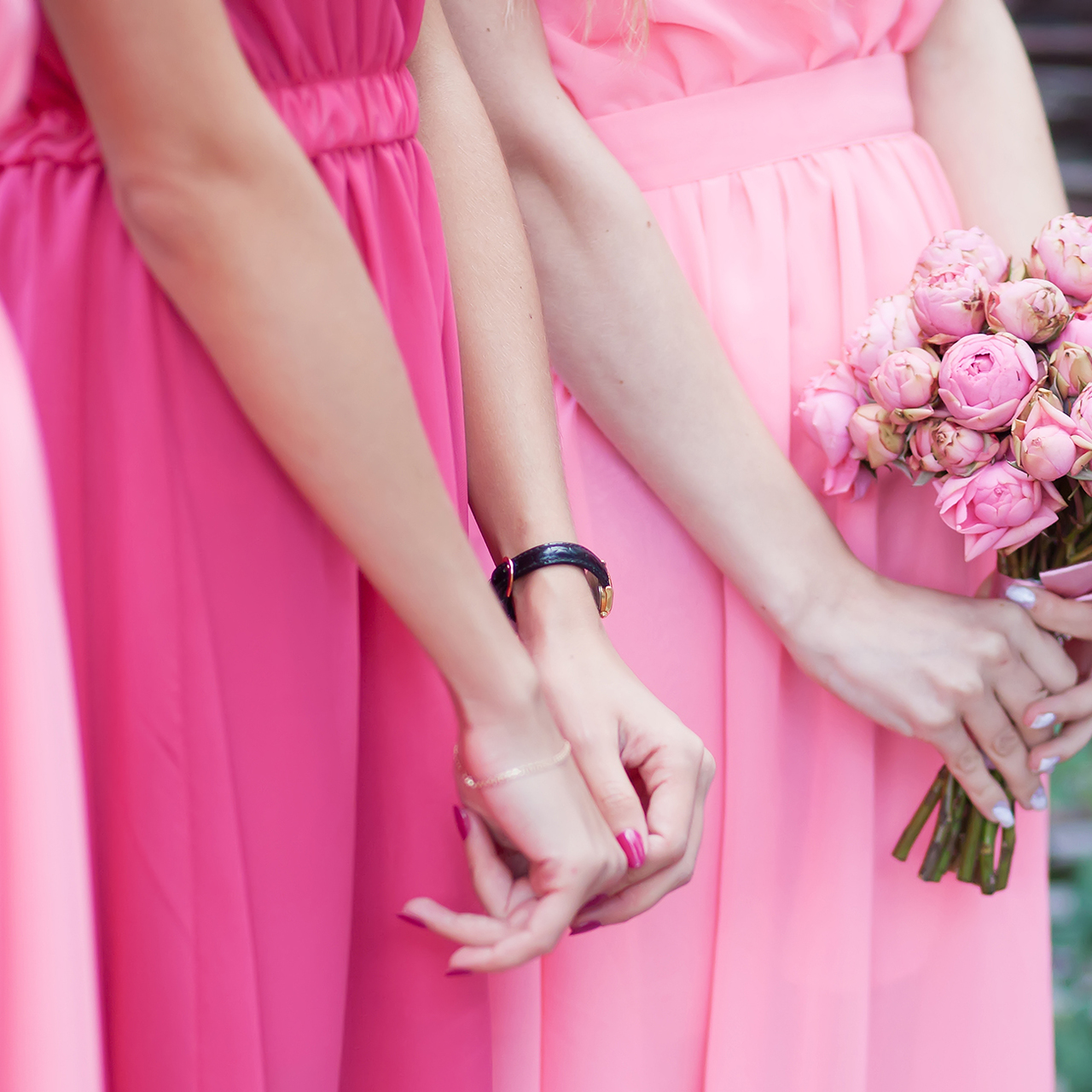Маникюр под розовое платье на свадьбу