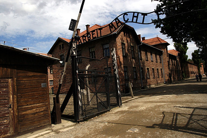 США признали ошибку в сообщении об «освобождении американцами» Освенцима