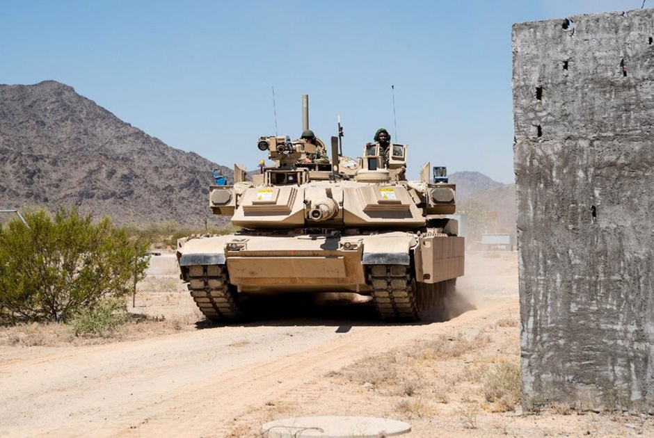 Танк M1 Abrams с системой активной защиты Trophy