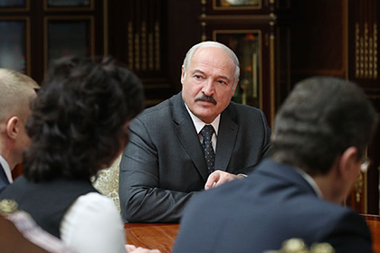 Лукашенко призвал защитить белорусов от всякого рода маневров