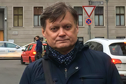 Россиянин справил нужду в центре Москвы. Его обвинили в педофилии и посадили
