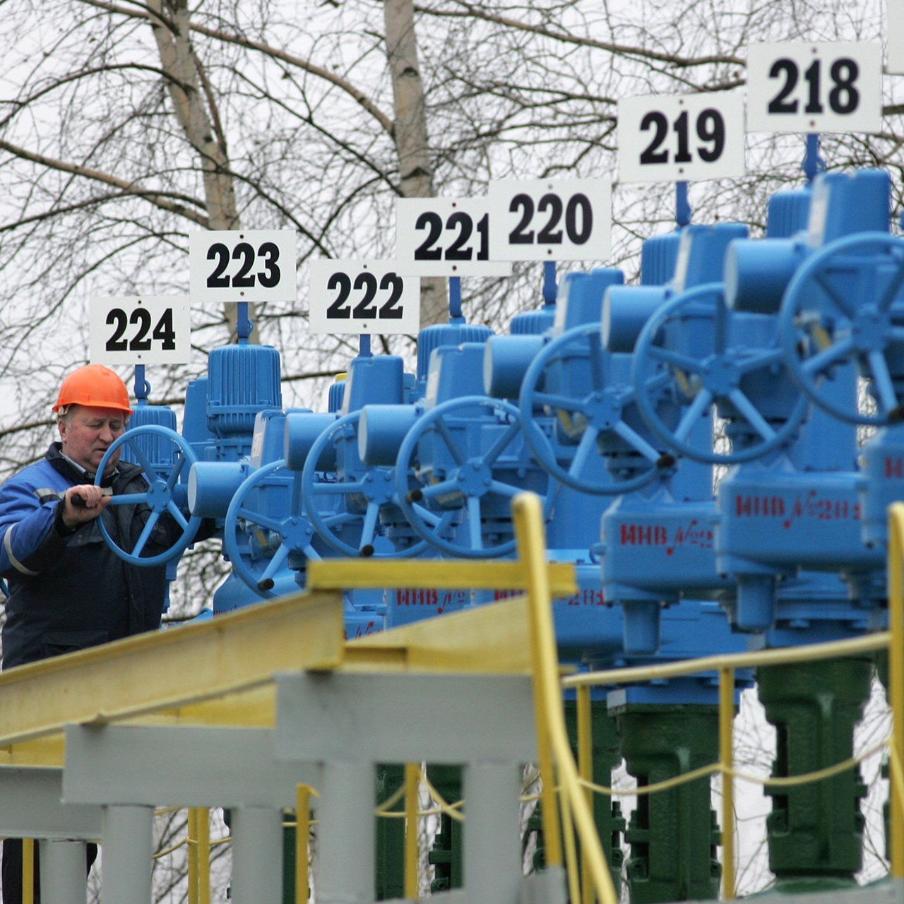Украина решила помочь Белоруссии заменить российскую нефть Украина решила помочь Белоруссии заменить российскую нефть