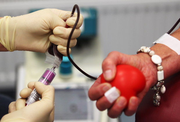 Процесс сдачи донорской крови