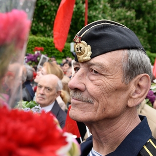 Участник акции «Бессмертный полк» в Киеве, посвященной 74-й годовщине Победы в Великой Отечественной войне