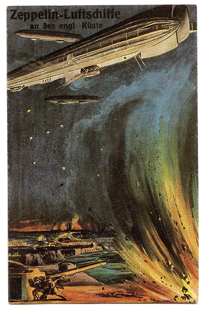 Германские цеппелины бомбят побережье Англии. Немецкая открытка выпуска 1914-1917 годов
