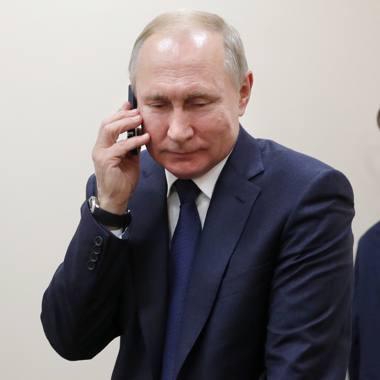 Путин Звонит По Телефону