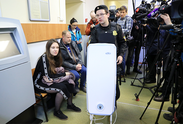 Петербурженка Алла Ильина (слева) на суде по иску главного санитарного врача Санкт-Петербурга