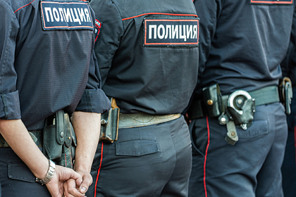 Российские полицейские строили начальнику баню вместо работы