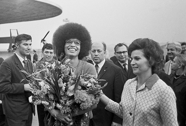 Терешкова и американская коммунистка Анджела Дэвис, 1972 год