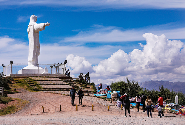 Статуя Христа в Куско