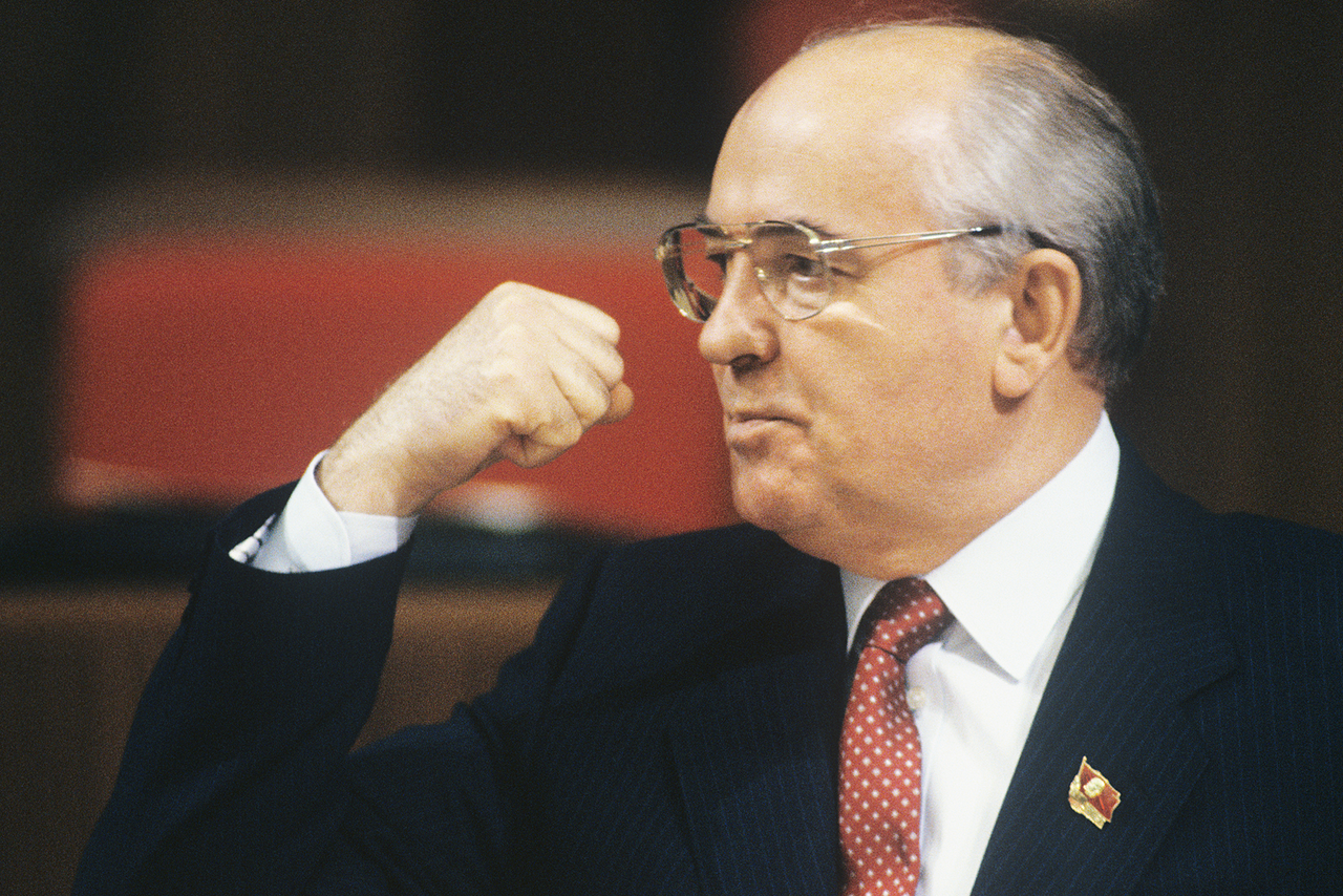 Введен пост президента ссср год. Горбачев 1991. Горбачев 1990.