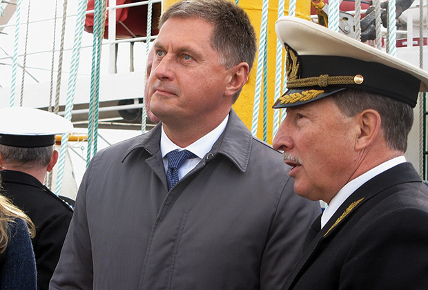 Капитан «Паллады» встречает посла России в Аргентине на борту фрегата