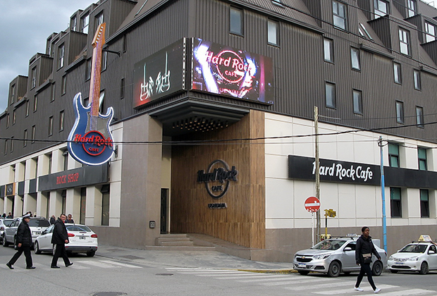 А это самое южное в мире Hard Rock Cafe