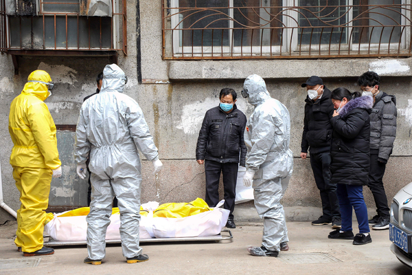 Покойников стали хоронить на камеру из-за пандемии коронавируса: Люди: Из жизни: Lenta.ru