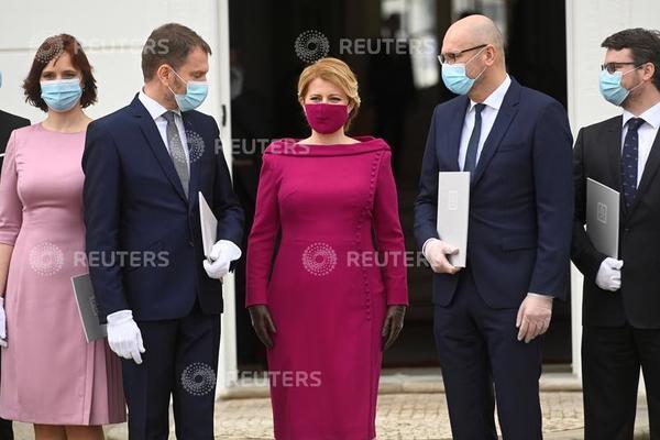 Image result for Европейские министры принесли присягу в масках и перчатках