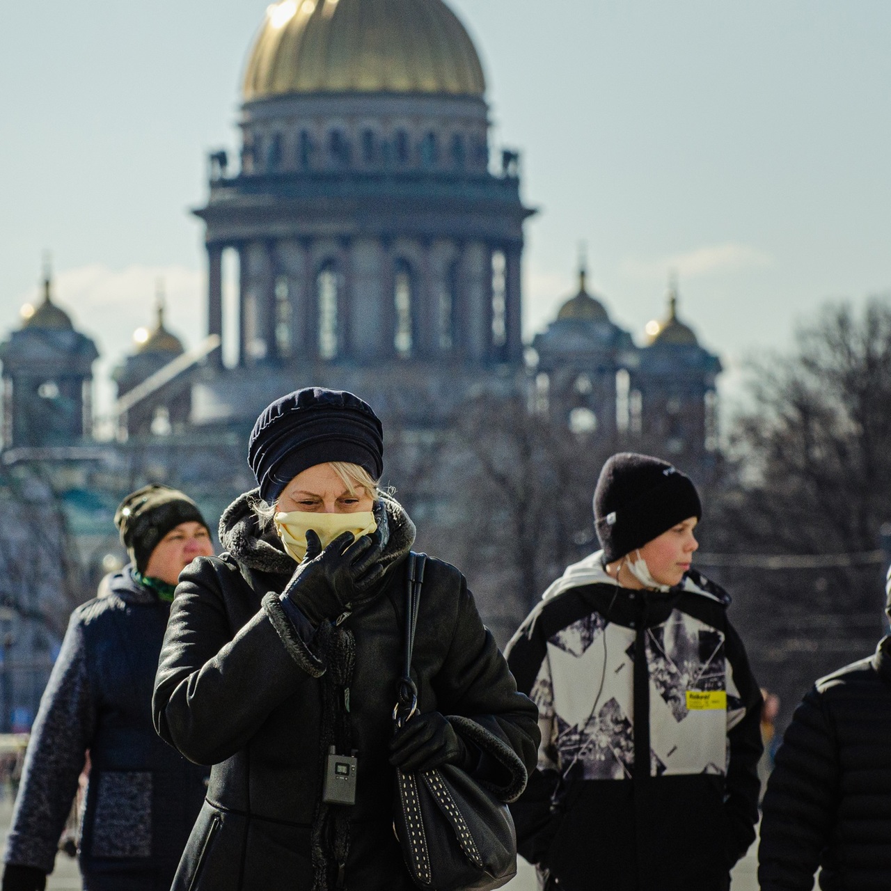 Российское общество и человек. Общество России. Закрытая Москва. Российское общество фото. СОЦИУМ Россия.